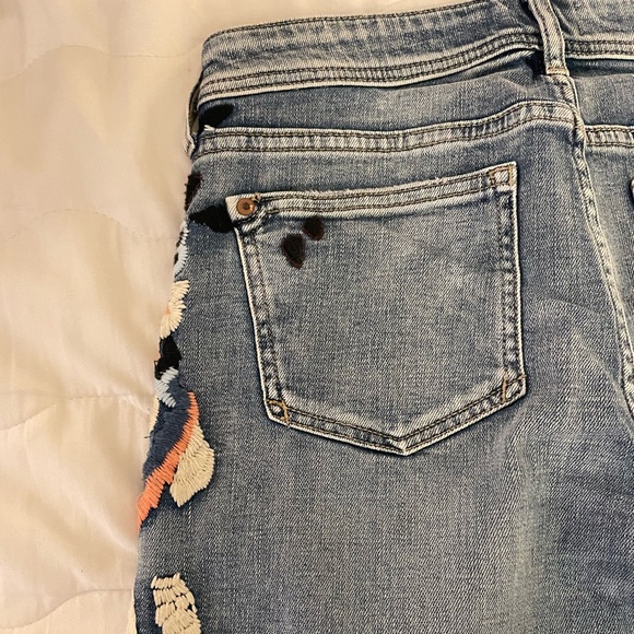 PILCRO Embroidered High-Rise Relaxed Jeans - Blue - Size 25 - Picture 11 of 15